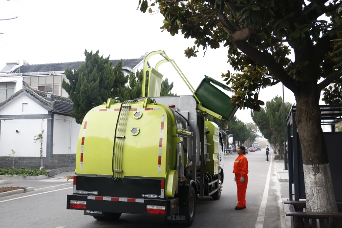 零碳收运、高效闭环 | 尊龙凯时纯电动餐厨垃圾车助力贾汪潘安湖绿色环卫升级