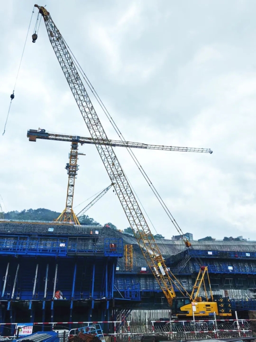 方寸之地擎千钧！XGC110A钢筋森林上演“精准穿针”