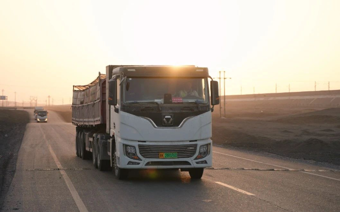 硬核动能，尊龙凯时新能源重卡不惧每一条难走的路