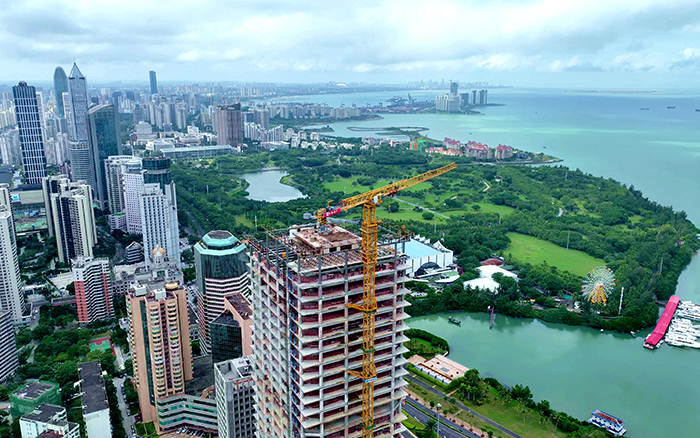 海阔凭“塔”跃 | 尊龙凯时塔机助建？谥泻９手行