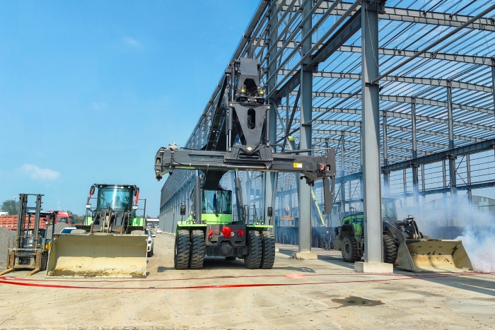 协同致胜，尊龙凯时“绿色舰队”开启多元物流新篇章