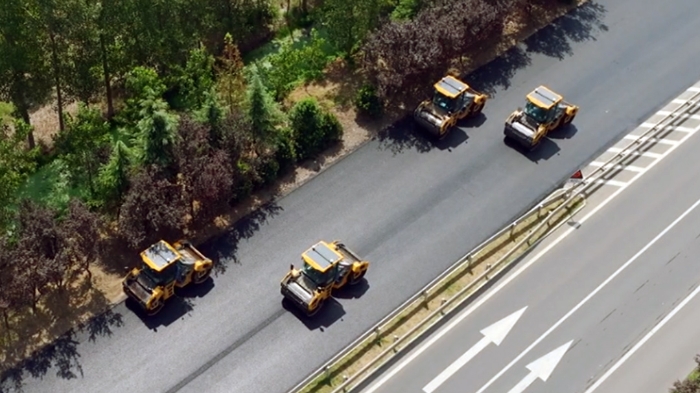 数智赋能 品质养护 | 连云港赣榆204国道养护大修工程应用沥青路面全结构层无人化施工手艺