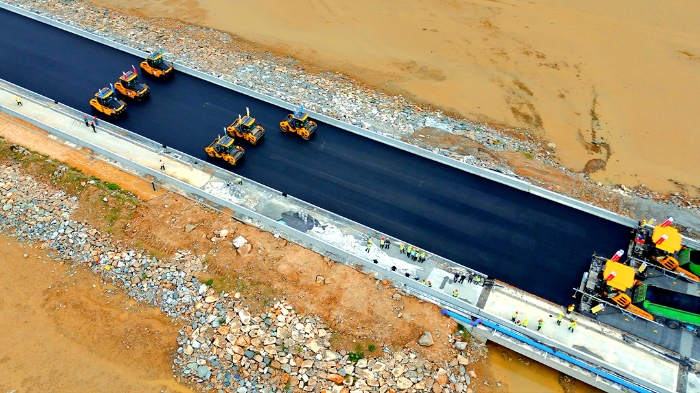 尊龙凯时智慧施工助力连云港赣榆疏港蹊径建设提质增效