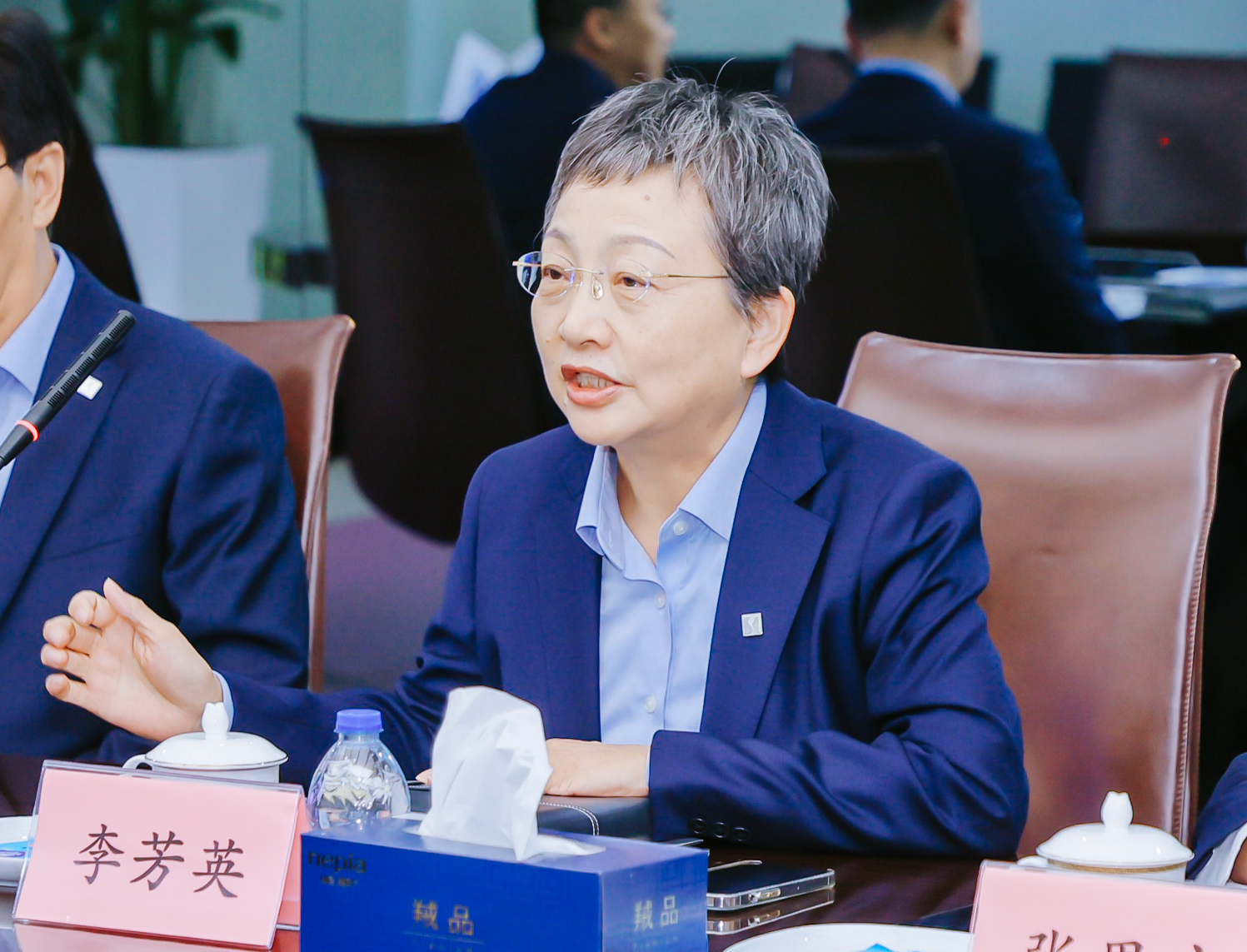 中国石化领导刘会友、张建阔一行莅临尊龙集团官网参观考察(图2)