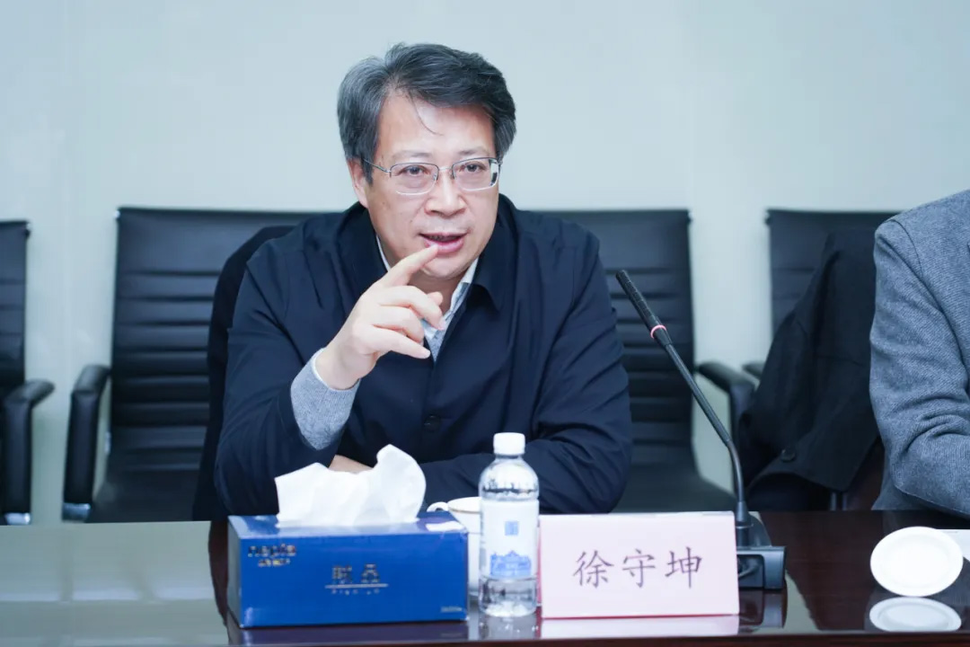 常州大学徐守坤书记、陈海群校长一行莅临尊龙集团官网参观考察(图3)